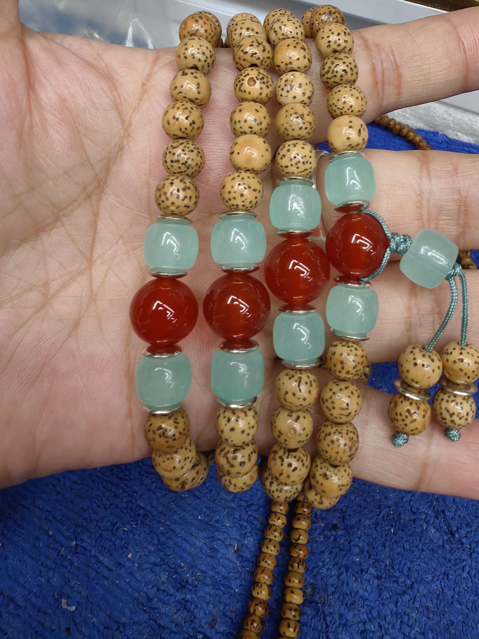 Star and Moon Bodhi Chen Seed 6 4-circle female surname King bracelet Application Scenario