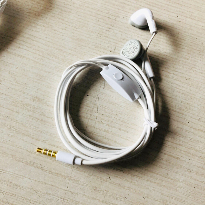 3.5mm communication YS in-ear line-controlled flat earbuds S5830 /C550 earbuds, universal mobile phone earbuds with microphone Application Scenario