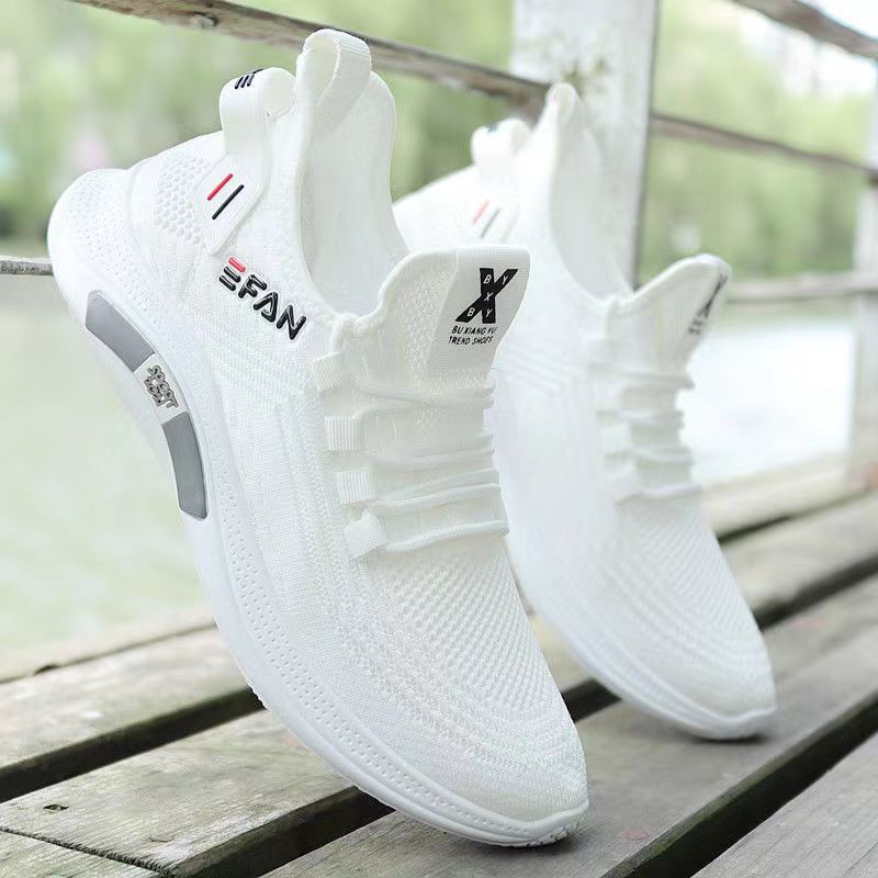 In 2022, the popular men's sports shoes are available for one-piece delivery. The breathable men's shoes are newly launched in summer. Wholesale of white sneakers for men details Picture
