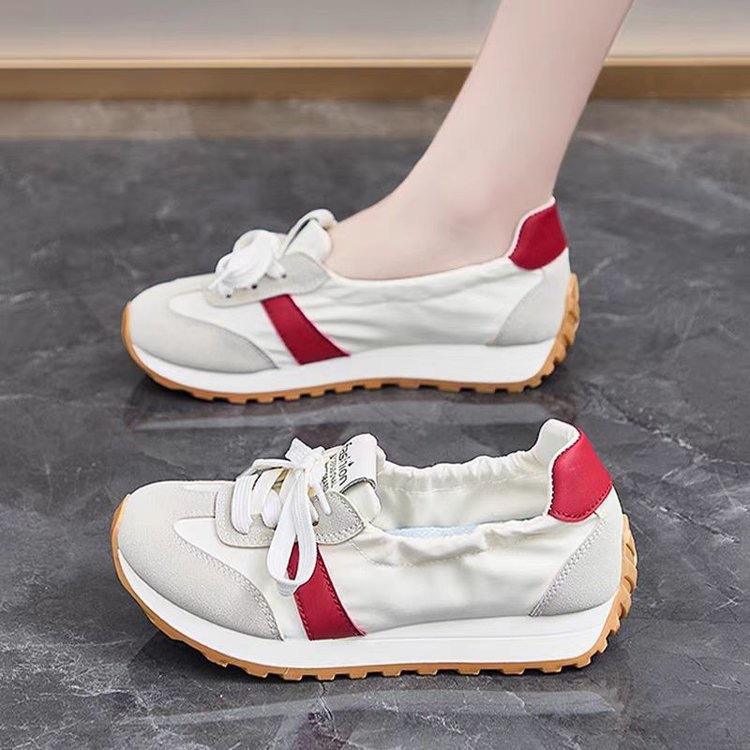 The new Spring/Summer 2025 foreign trade women's shoes are breathable and versatile. The thick-soled Korean style height-increasing shoes are suitable for students to run and relax full figure