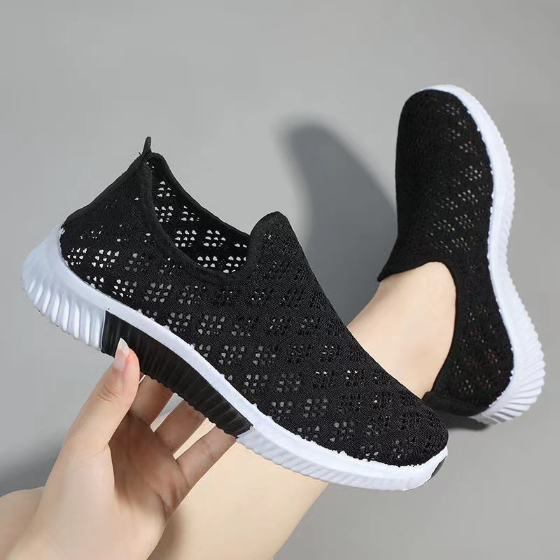 One-piece consignment delivery of new summer cloth shoes, flat perforated women's net shoes, sports casual shoes, comfortable flat shoes, mom shoes Application Scenario