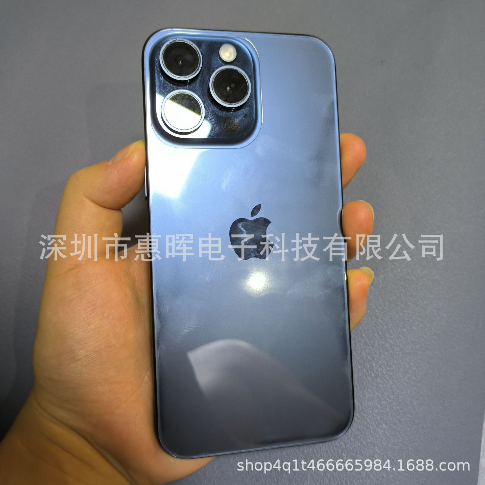 Suitable for Apple 16ProMax tempered film transparent back film, iPhone15 high-definition glass scratch-resistant protection back film Application Scenario