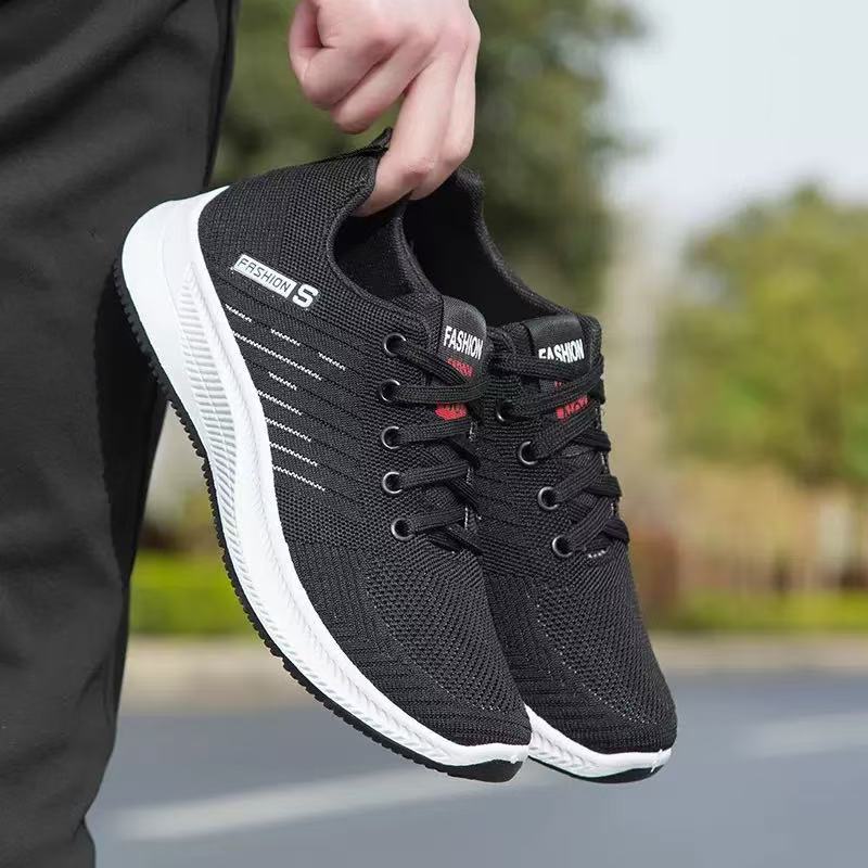Men's shoes wholesale 2022 Summer New style sports shoes for men: comfortable, breathable, thick-soled and durable men's casual shoes full figure