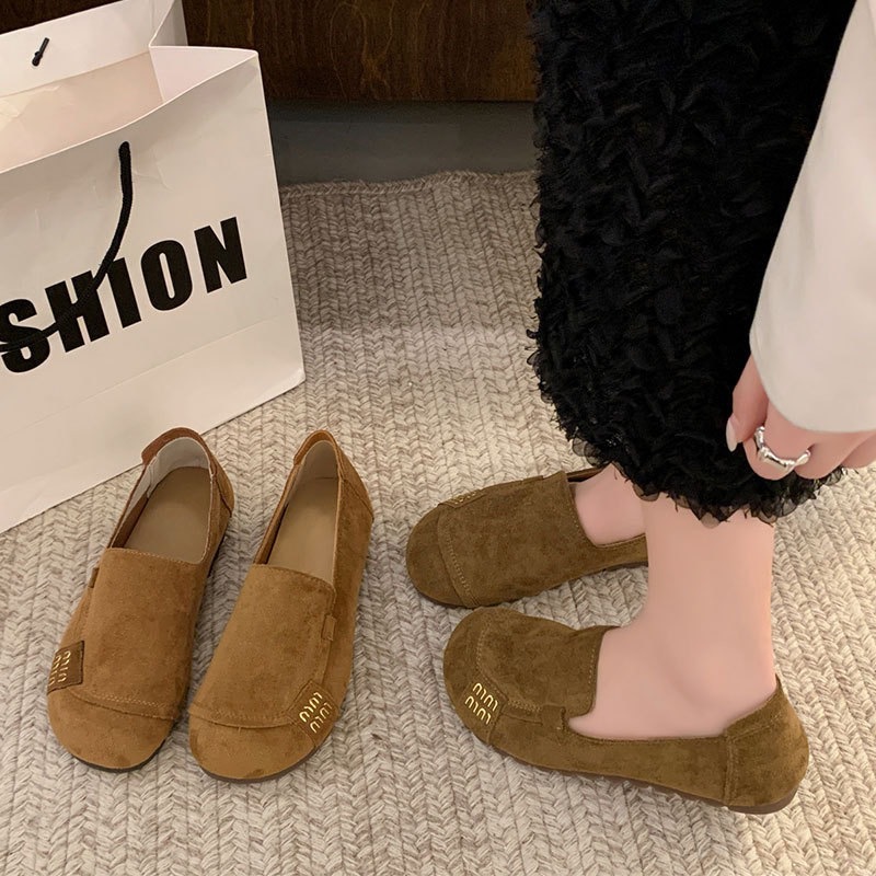 Soft-soled breathable mom shoes for women, Spring 2025 new style bean shoes, single shoes, flat and comfortable cloth shoes for export wholesale details Picture