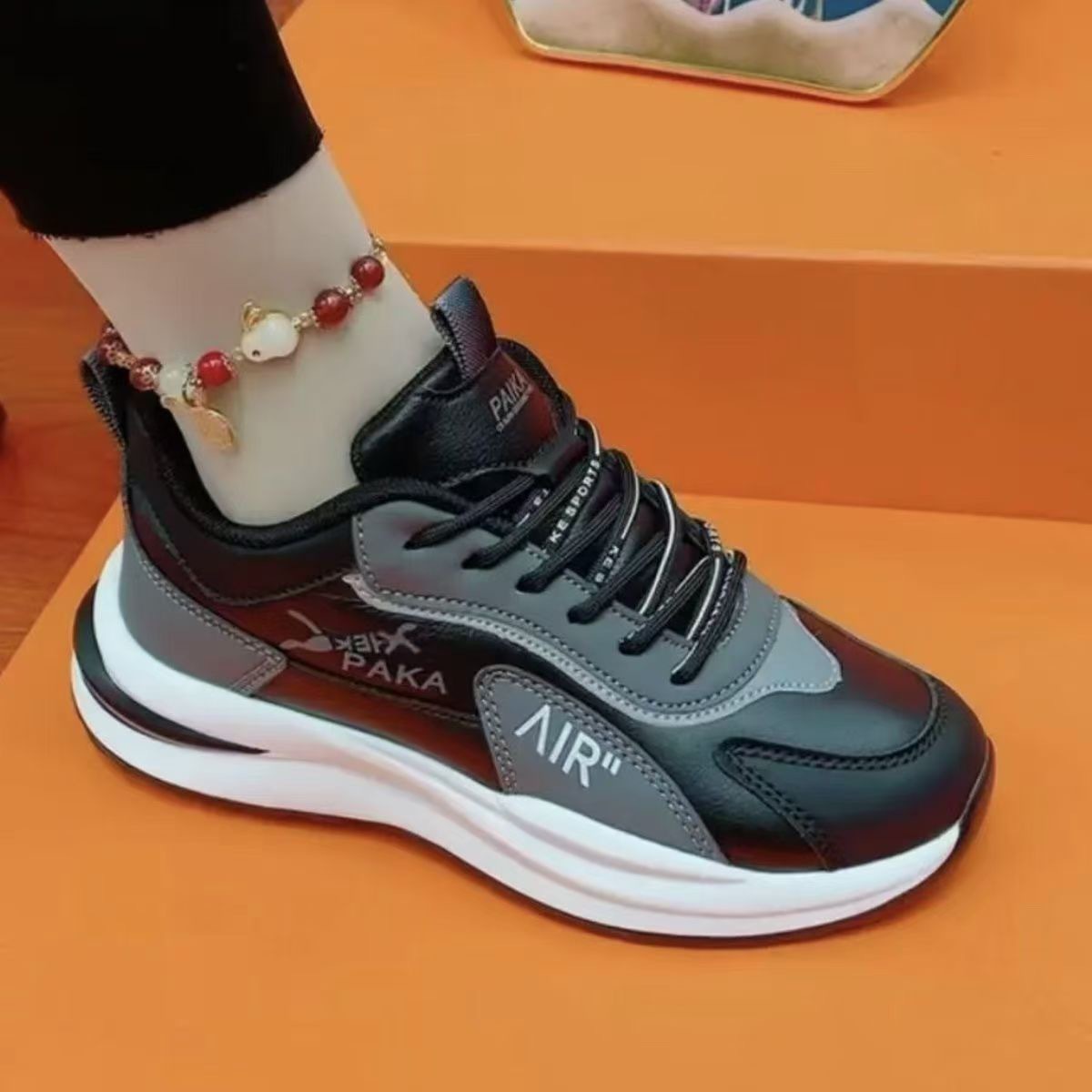 New low-top lace-up dad shoes for couples, outdoor casual sports shoes, light and versatile, breathable leather surface, export batch Specification drawing
