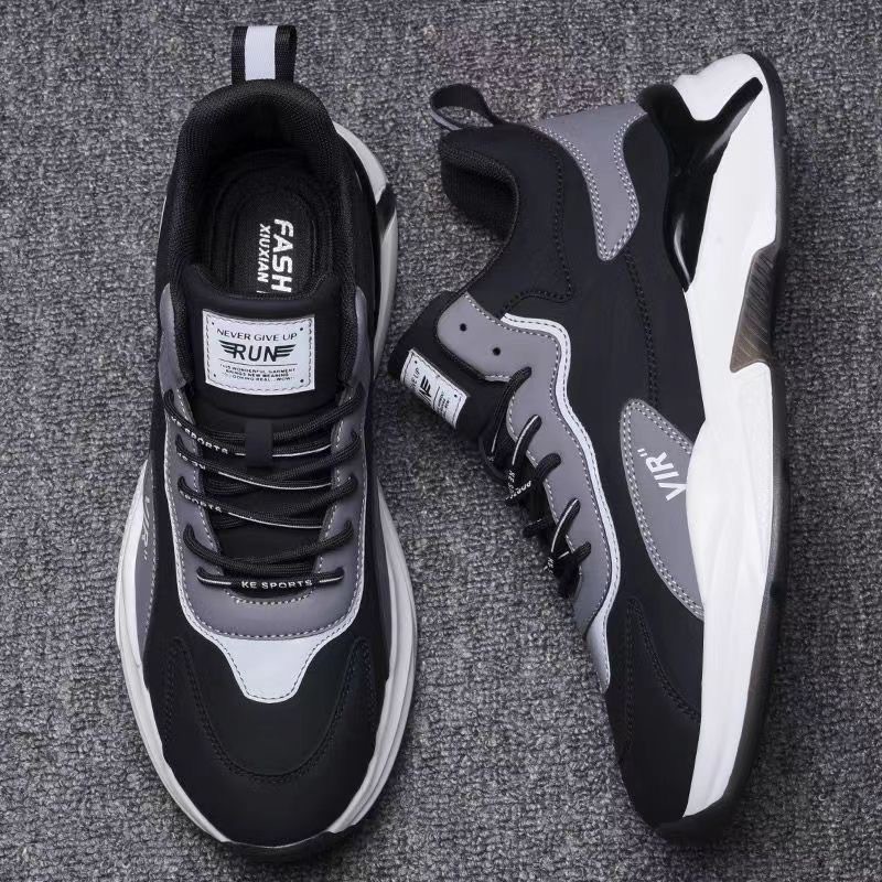 One-piece consignment for the new summer style of flying fabric trendy shoes, sports and casual running shoes, low-top versatile, lightweight and breathable men's shoes Application Scenario