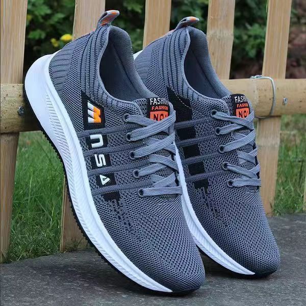 The 2025 new all-season men's shoes are trendy and versatile, casual running shoes. Men's flying fabric super breathable mesh lightweight shoes Application Scenario