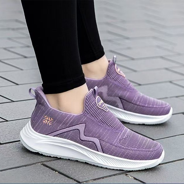 Comfortable walking shoes for middle-aged and elderly people in the autumn and winter of 2024, lightweight one-foot sports and casual shoes, anti-odor and wear-resistant women's shoes full figure