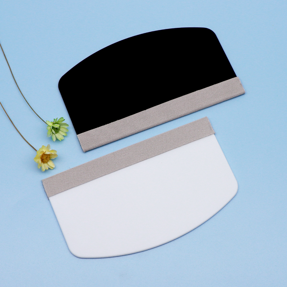 Hard plastic 5*9cm film application scraper, fabric cover scraper, car film anti-scratch fabric cover scraper, flat film large push plate Application Scenario