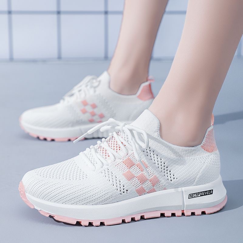 Wholesale women's shoes for foreign trade, spring and summer sports shoes, women's casual and versatile, street stall trendy flying woven shoes, new Korean-style net shoes Application Scenario