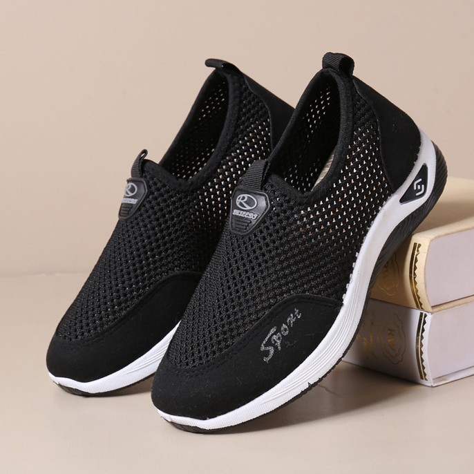 New cross-border Feizhi women's sports shoes with breathable and comfortable mesh, trendy and versatile mom shoes, women's wholesale full figure