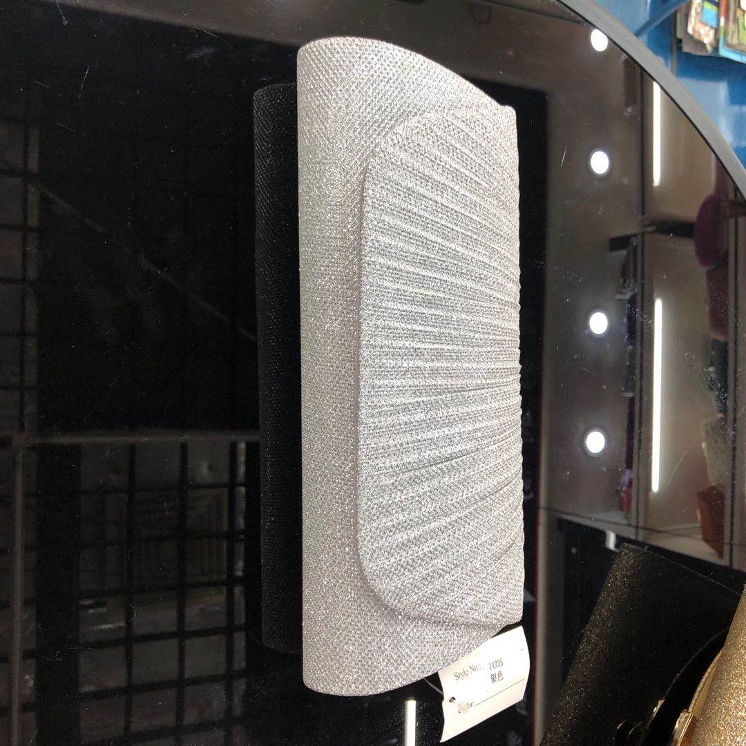 1女士包包亮片简约时尚手拿包欧美时尚斜挎包信封包