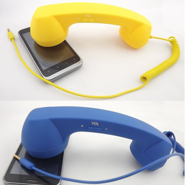Mini large earphones with 3.5mm connectors, mobile phone earphones of mobile phone size, retro headphones and microphones in stock from the manufacturer details Picture