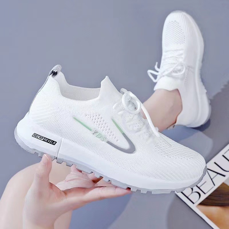 Women's shoes 2023 new style white sneakers, student flying mesh shoes, women's breathable sports shoes, trendy casual shoes, women's shoes consignment details Picture
