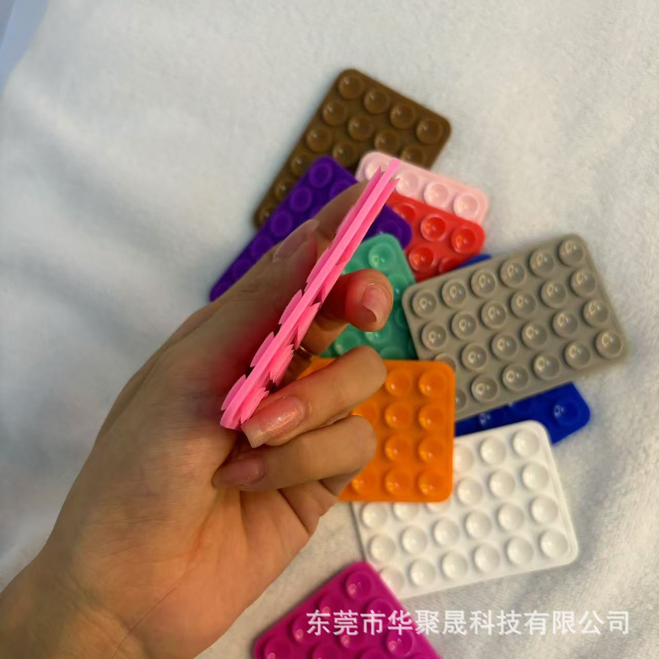Factory direct sales of thick 12g 24-piece square double-sided silicone suction cups for mobile phones in stock Application Scenario