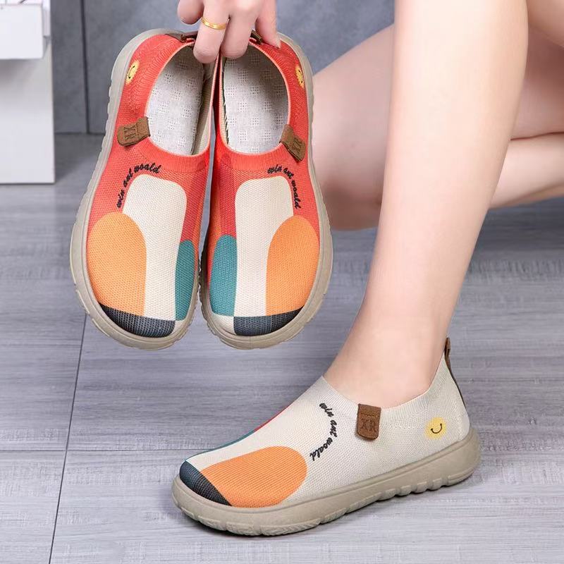 New Spring and Autumn 2025 style Old Beijing fabric painted casual shoes with soft soles and soft surfaces, flying woven one-foot women's shoes full figure