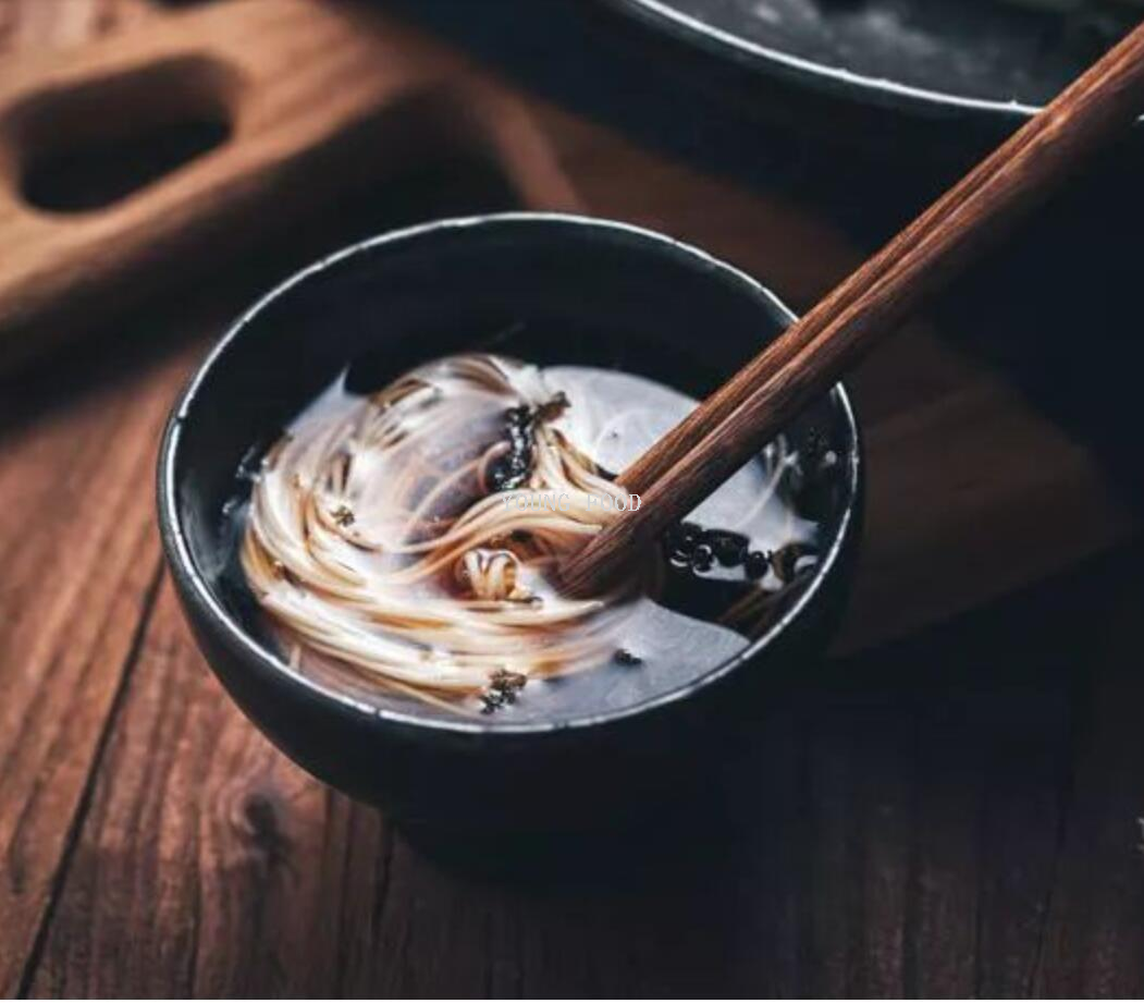 待煮面条实物图