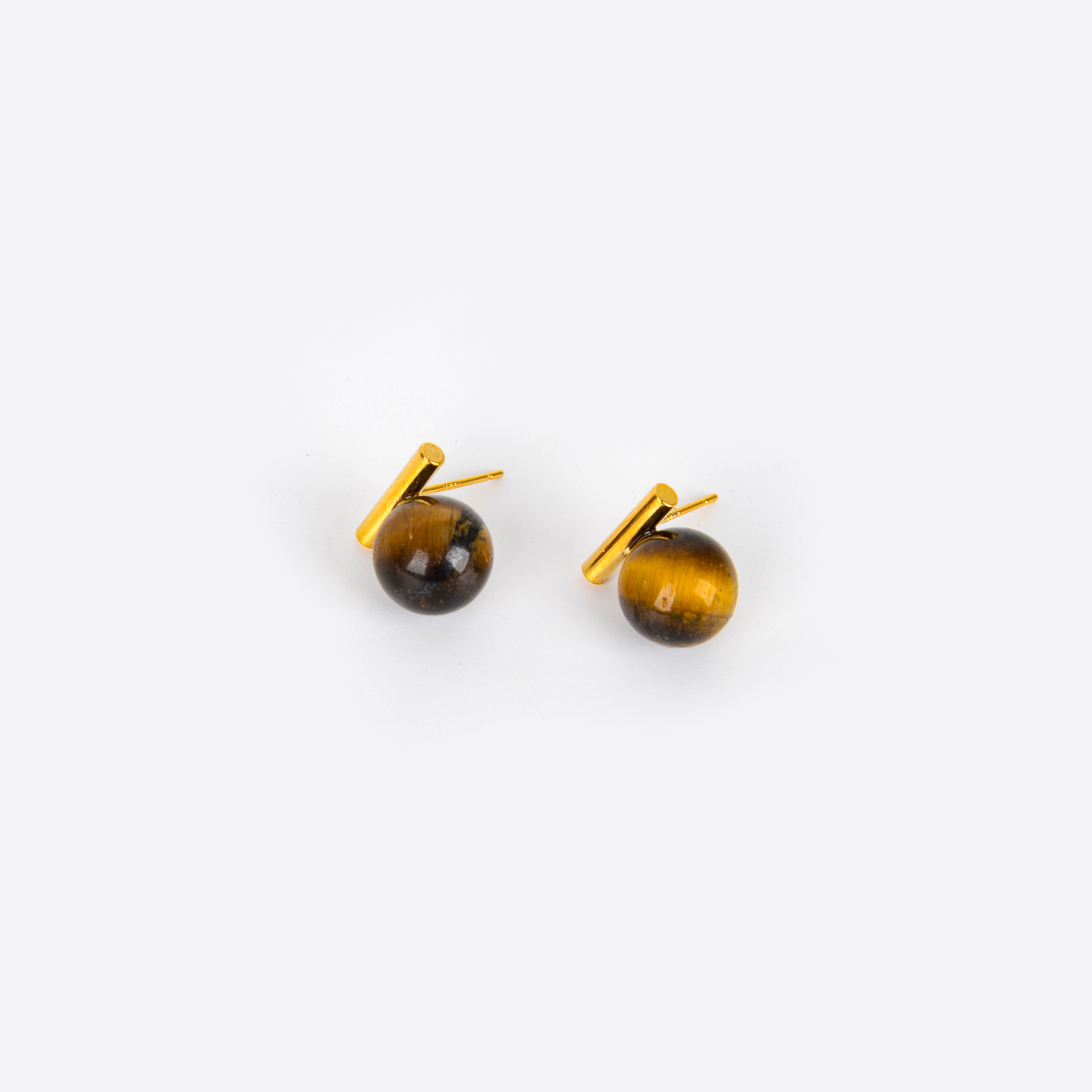One-piece natural tiger's eye stone retro stud earrings, pure silver earrings, niche, individual and simple mosquito-repellent incense plate ear clips, painless earrings details Picture
