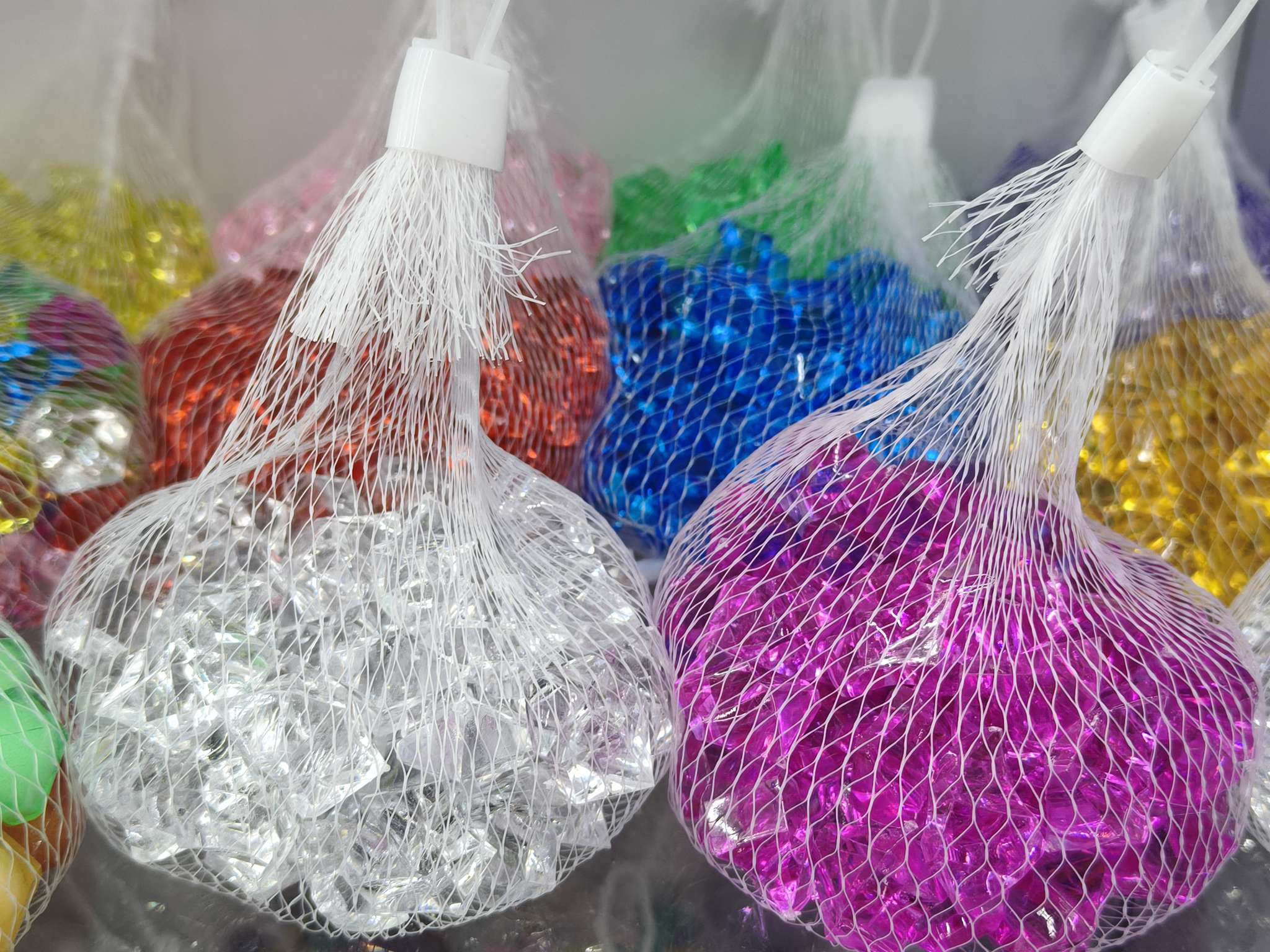 儿童宝石玩具公主爱心宝石仿真钻石彩色亚克力无孔宝石七彩水晶石塑料珠