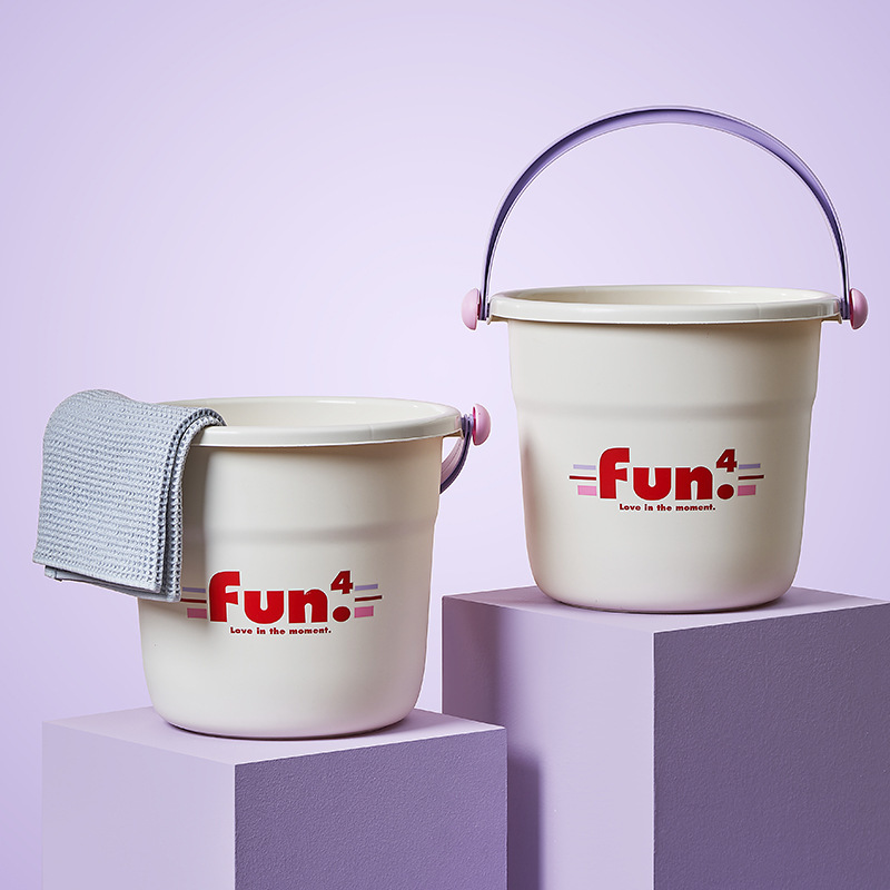 M80-6708开学季多巴胺家用手提桶学生洗漱用品塑料桶加厚洗脚桶产品图