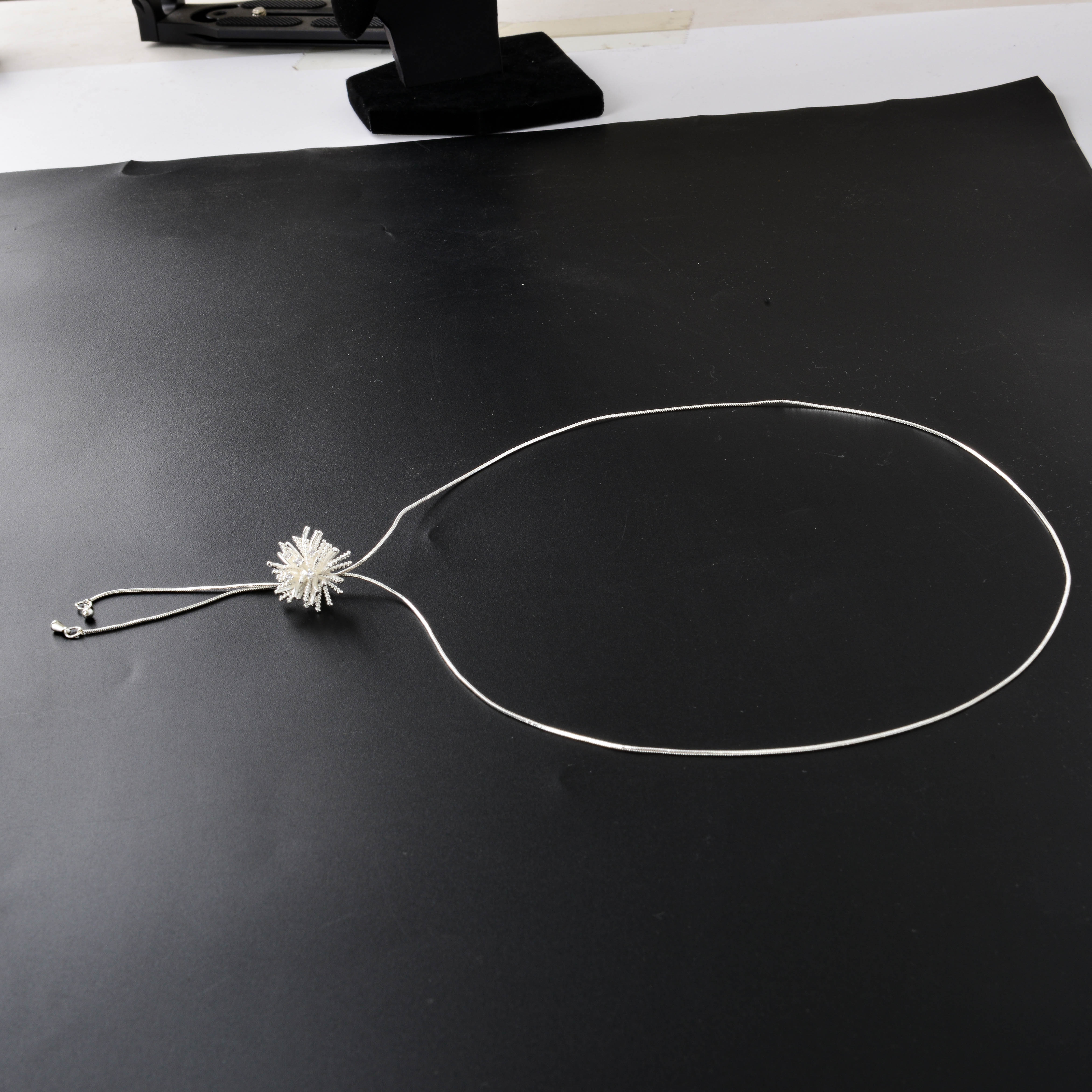 Brilliant fireworks ~ Silver pull-out fireworks necklace for women, exquisite and high-end collarbone chain, light luxury and powerful chain, summer accessories Item Picture
