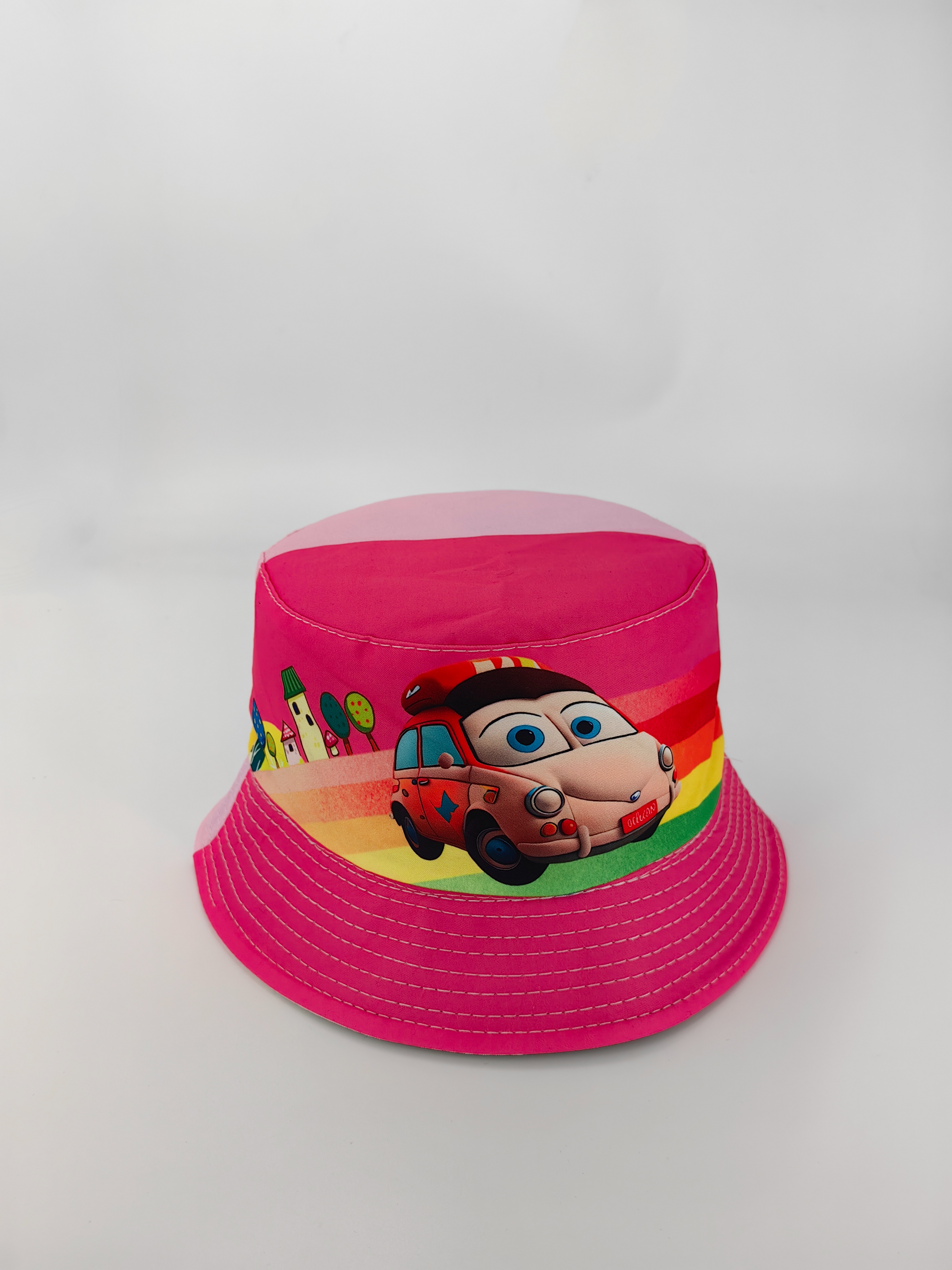 This spring and summer bestseller is a children's car with double-sided printed and color-blocked front and back. It can be worn on both sides with a fisherman's hat. It is cute, cartoon, classic and versatile. It can be used outdoors for sun protection and shade. It is foldable and easy to carry. It is suitable for both men and women. It has a dock circumference of 54CM Application Scenario