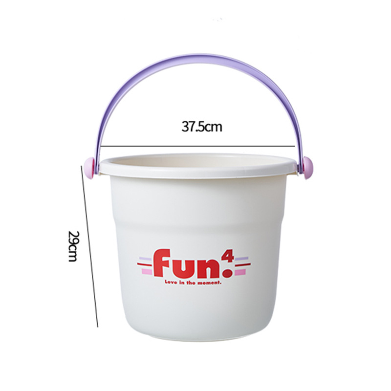 M80-6708开学季多巴胺家用手提桶学生洗漱用品塑料桶加厚洗脚桶白底实物图