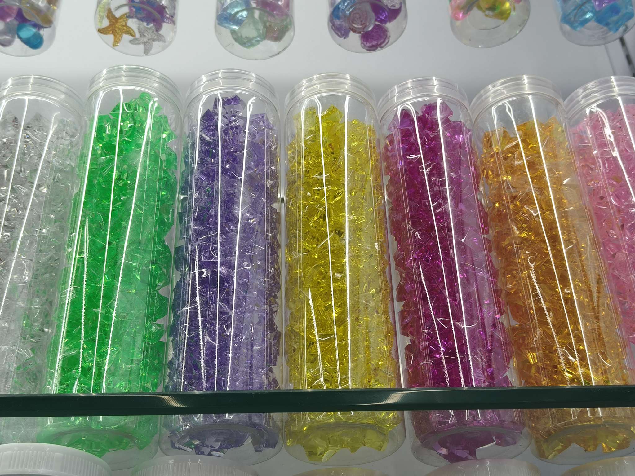 儿童宝石玩具公主爱心宝石仿真钻石彩色亚克力无孔宝石七彩水晶石塑料珠产品图