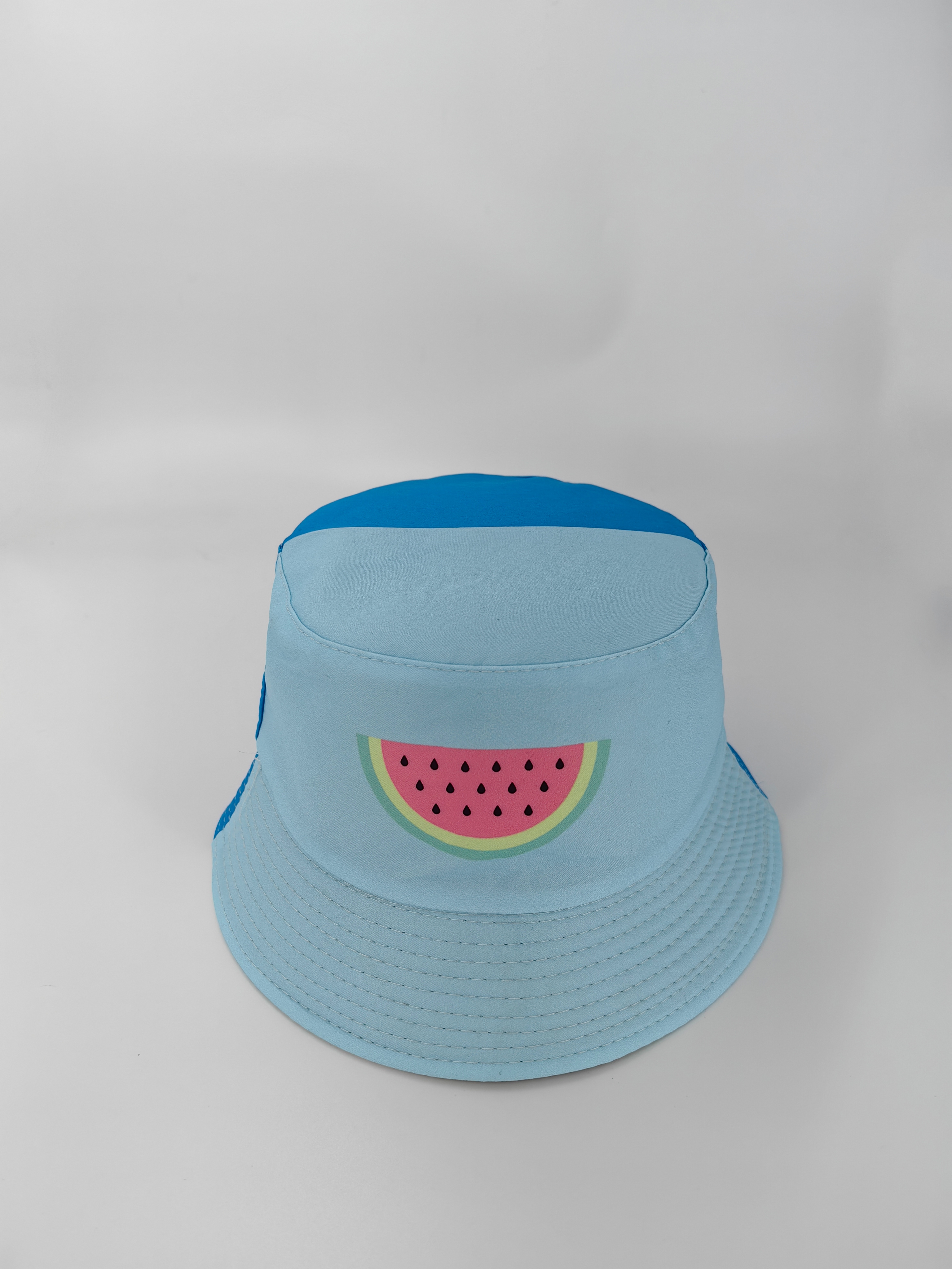 This is a popular watermelon ice cream for children in spring and summer. It features double-sided printed and color-blocked patterns on both sides. It can be worn with a fisherman's hat on both sides. It is cute, cartoon, classic and versatile. It can be used outdoors for sun protection and is foldable for easy carrying. It is suitable for both men and women and has a pier circumference of 54CM details Picture