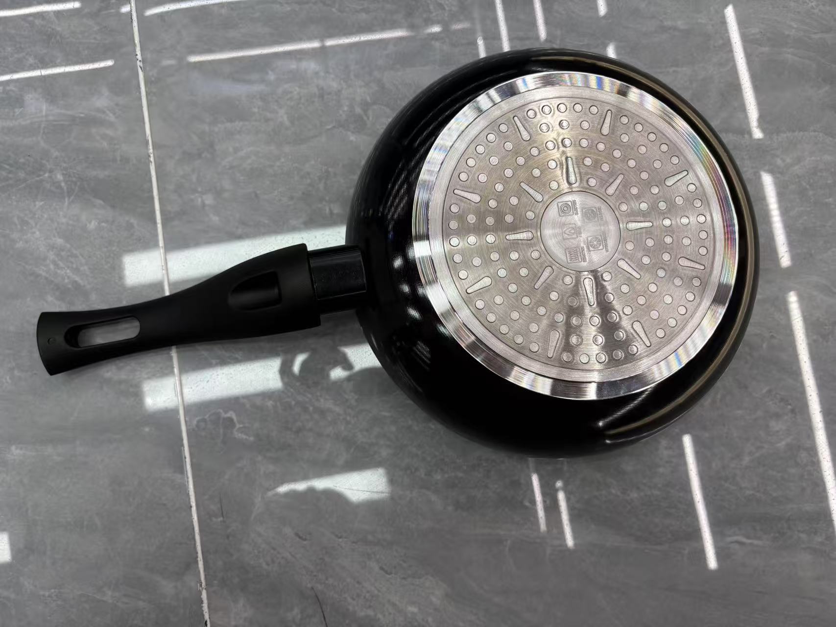 DESSINI aluminum non-stick pan, frying pan, 22cm flat pan, gas stove, induction cooker, raw frying pan, factory direct sales, flat pan, non-stick pan details Picture