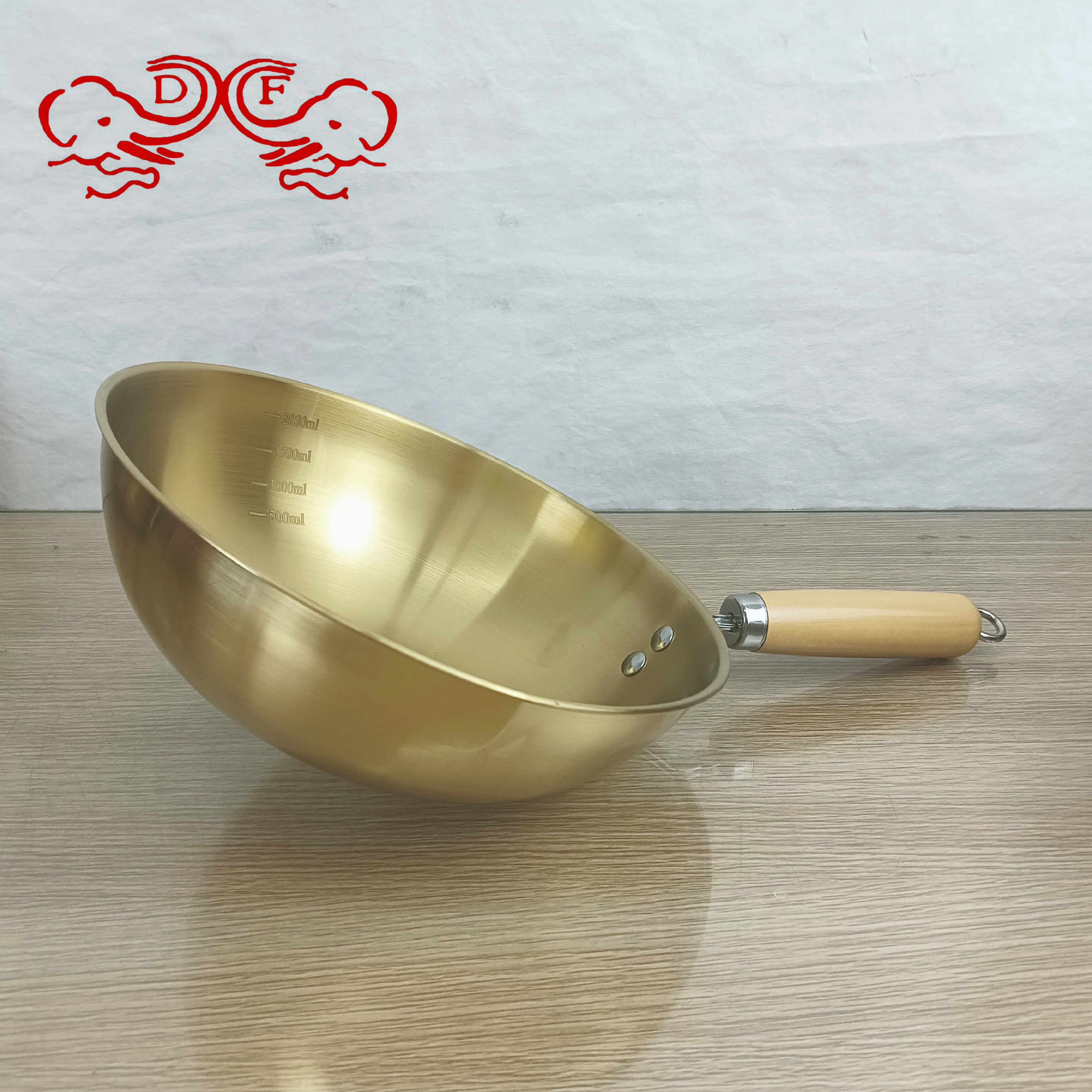 DF99893 stainless steel thickened wooden handle snow flat pot, instant noodle pot, mixed vegetable and side food pot, cooking pot, milk pot, soup pot, DF TRADINGHOUSE Application Scenario
