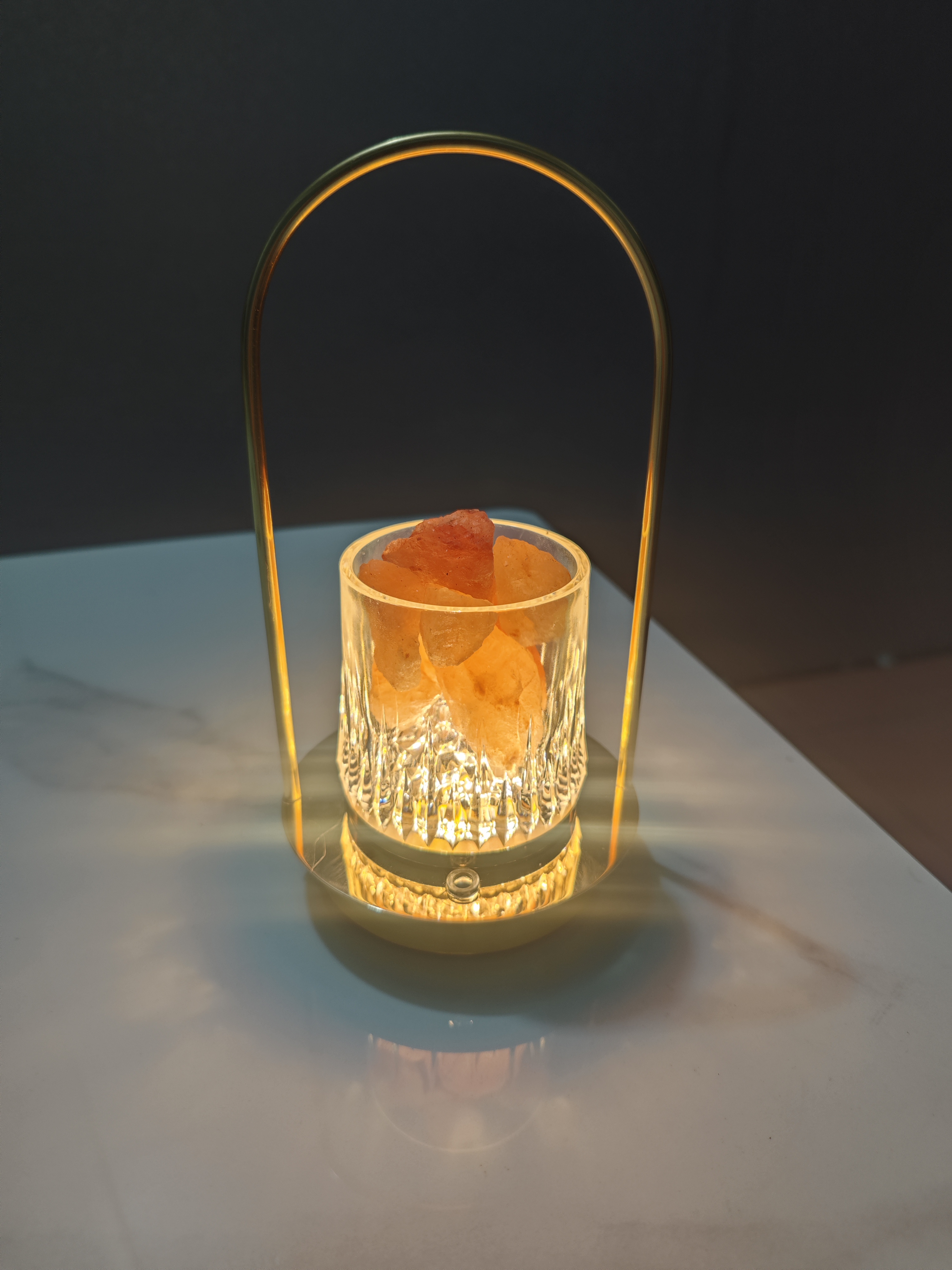 充电款金色喜马拉雅盐手提灯