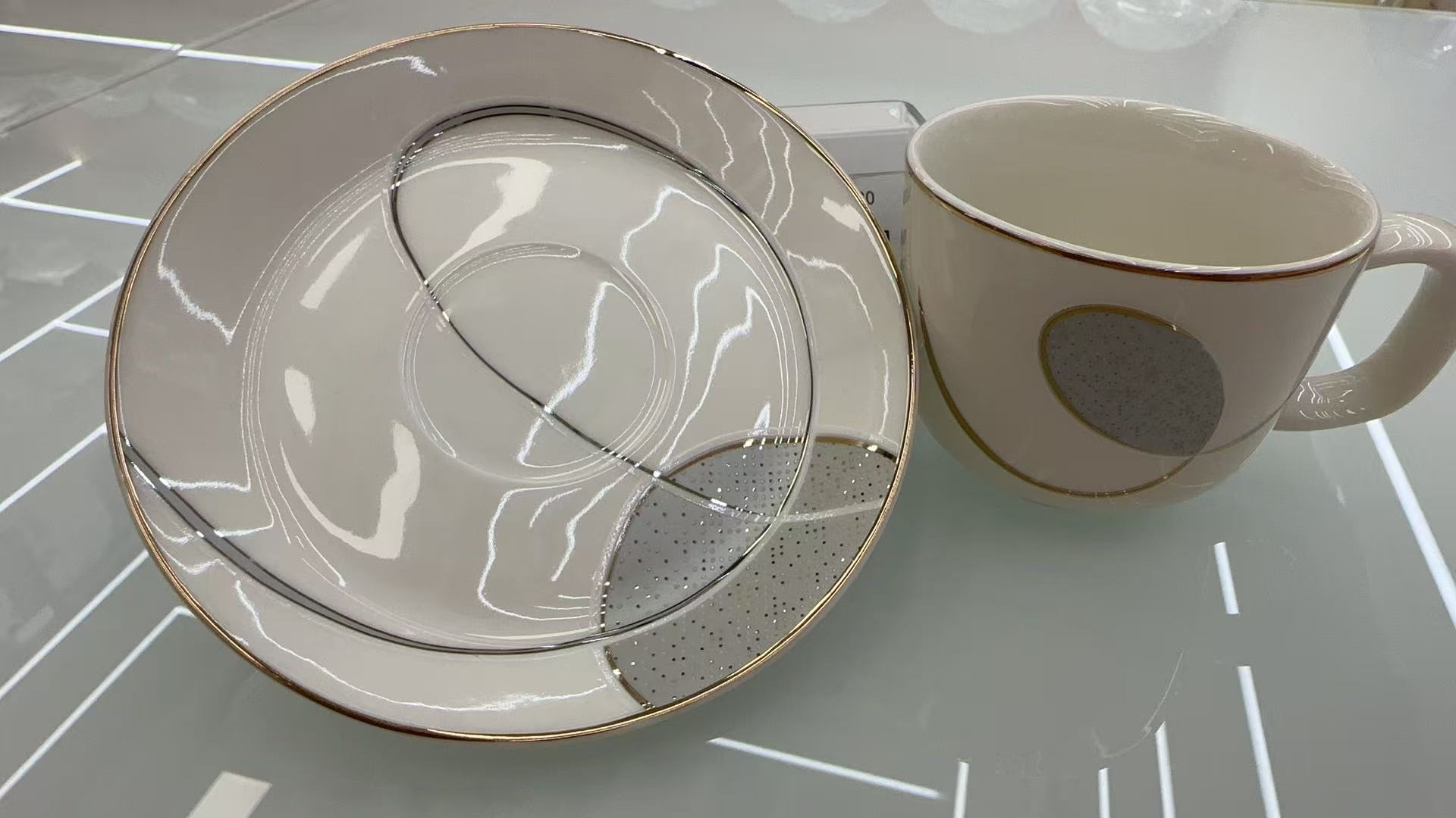陶瓷餐具/家用碗套装/碗碟盘子/碗套装/陶瓷白底实物图
