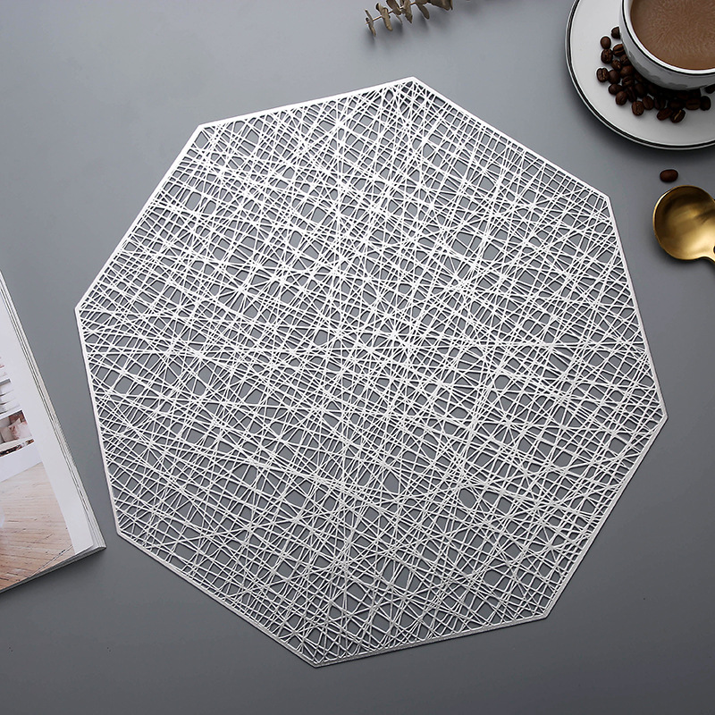 European and American placemats are waterproof and oil-resistant. Luxurious Chinese and Western cuisine for Christmas celebration parties Application Scenario