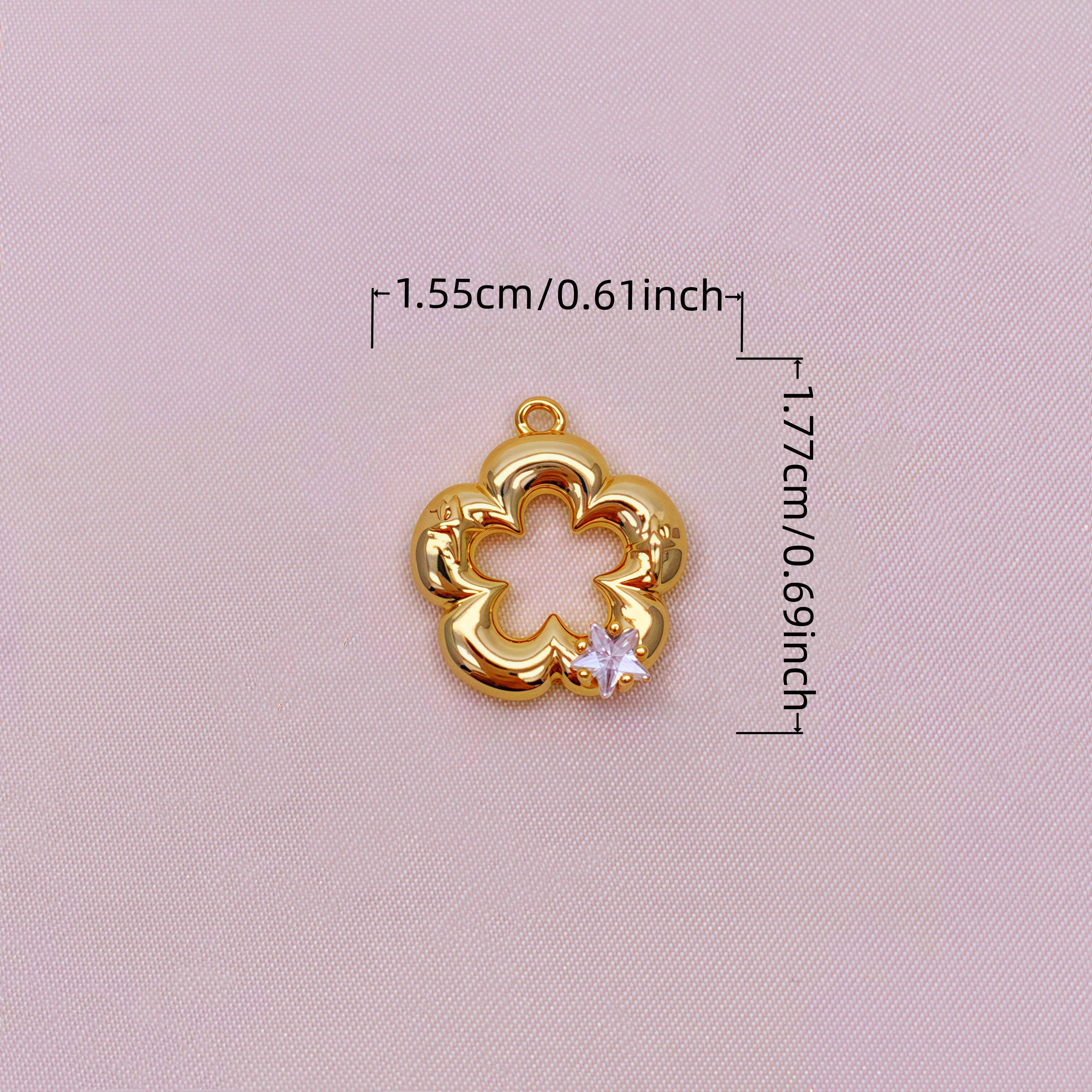 镀18k金镂空花朵吊坠 - 五瓣花饰品，铜材质，合成锆石点缀，优雅珠宝配件适用于项链、耳环、手链 - DIY首饰制作