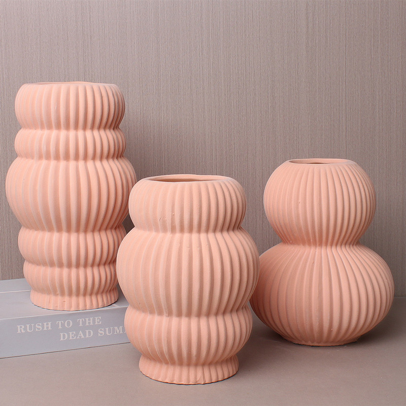Minimalist ceramic vase, velvet fabric, creative artistic decorative item, new hotel entrance table flower vase Specification image