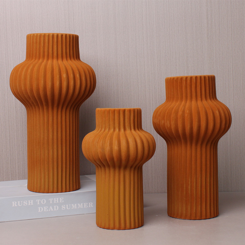 Minimalist ceramic vase, velvet fabric, creative artistic decorative item, flower vase, hotel entrance table, new style flower vase details Picture
