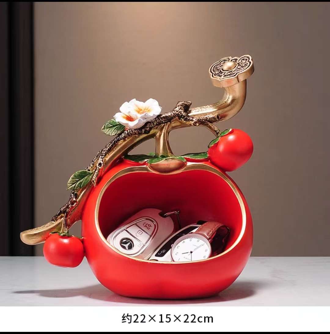 Storage and storage items for safety and peace. Resin ornaments are red and lively 04044