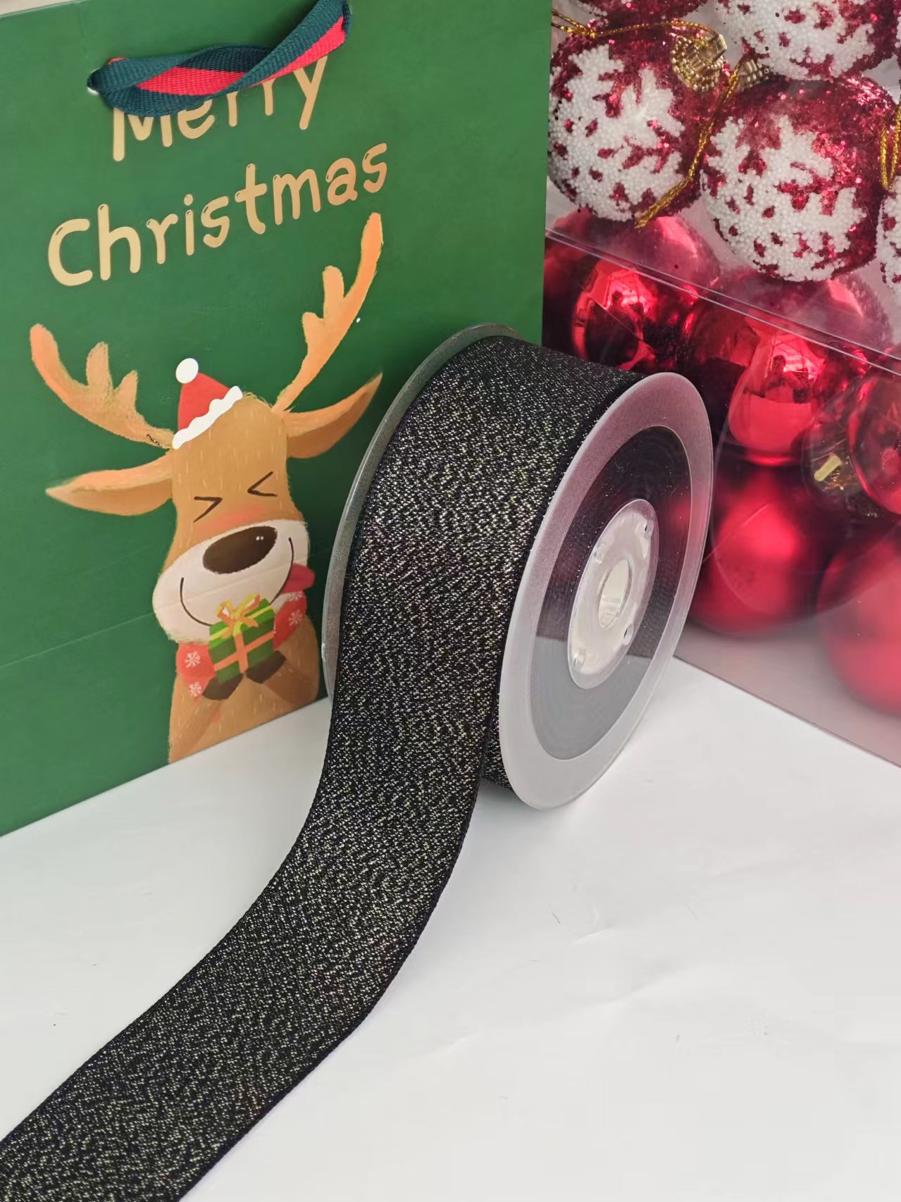 Item No. : 1273 Christmas Gift Packaging Decoration DIY Black Gold Scallion Shiny Christmas Webbing 3.8cm Item Picture