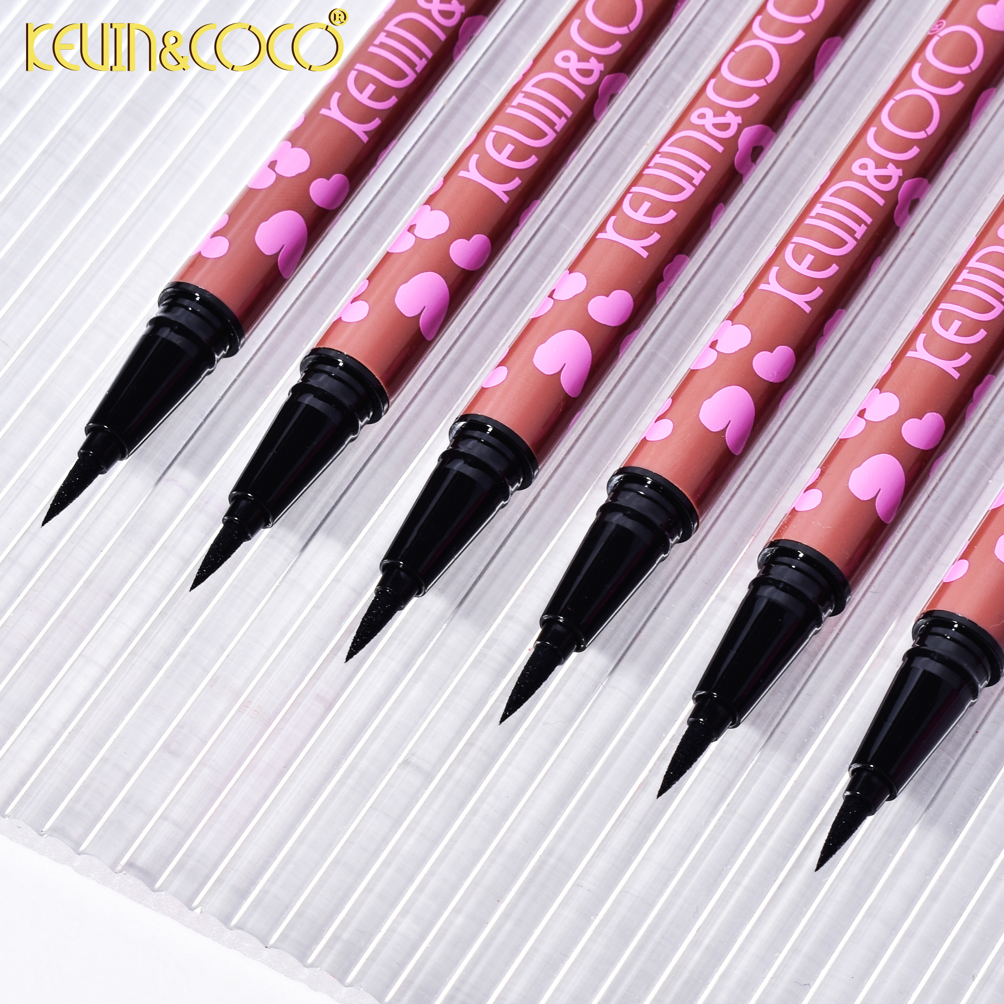 KEVIN&COCO's ultra-fine black eyeliner is long-lasting and does not smudge the natural eye makeup Eyeliner Application Scenario