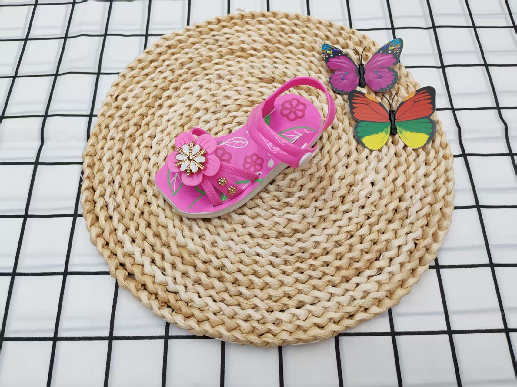 Children's sandals 2025 Summer new style soft-soled stylish floral sandals details Picture