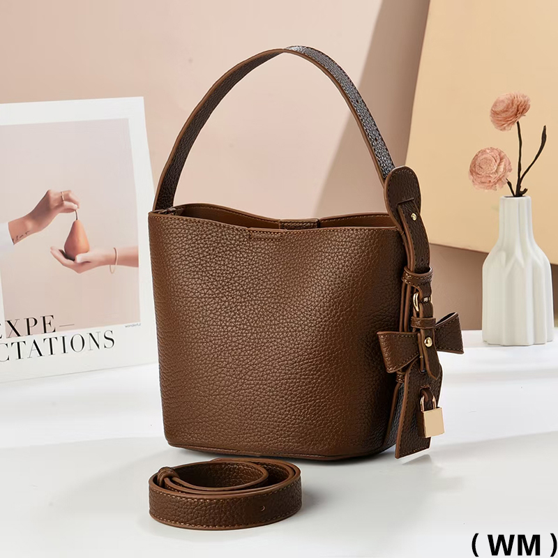 Meifang Bags and Yiding Bag Industry's new women's bag, SN776, is a fashionable and simple hand-held small bag and a single-shoulder crossbody bag details Picture
