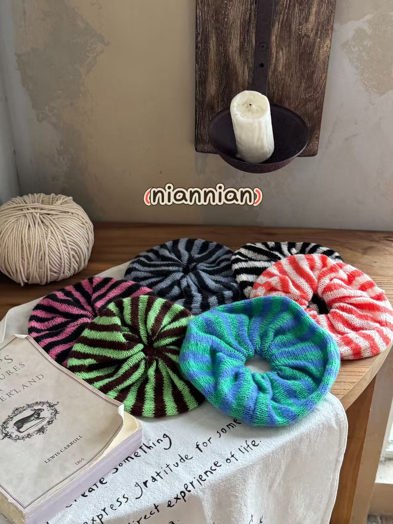Korean-style autumn and winter knitted striped large intestine hair band, high-end children's hair band, new versatile girls' hair tie and headwear details Picture