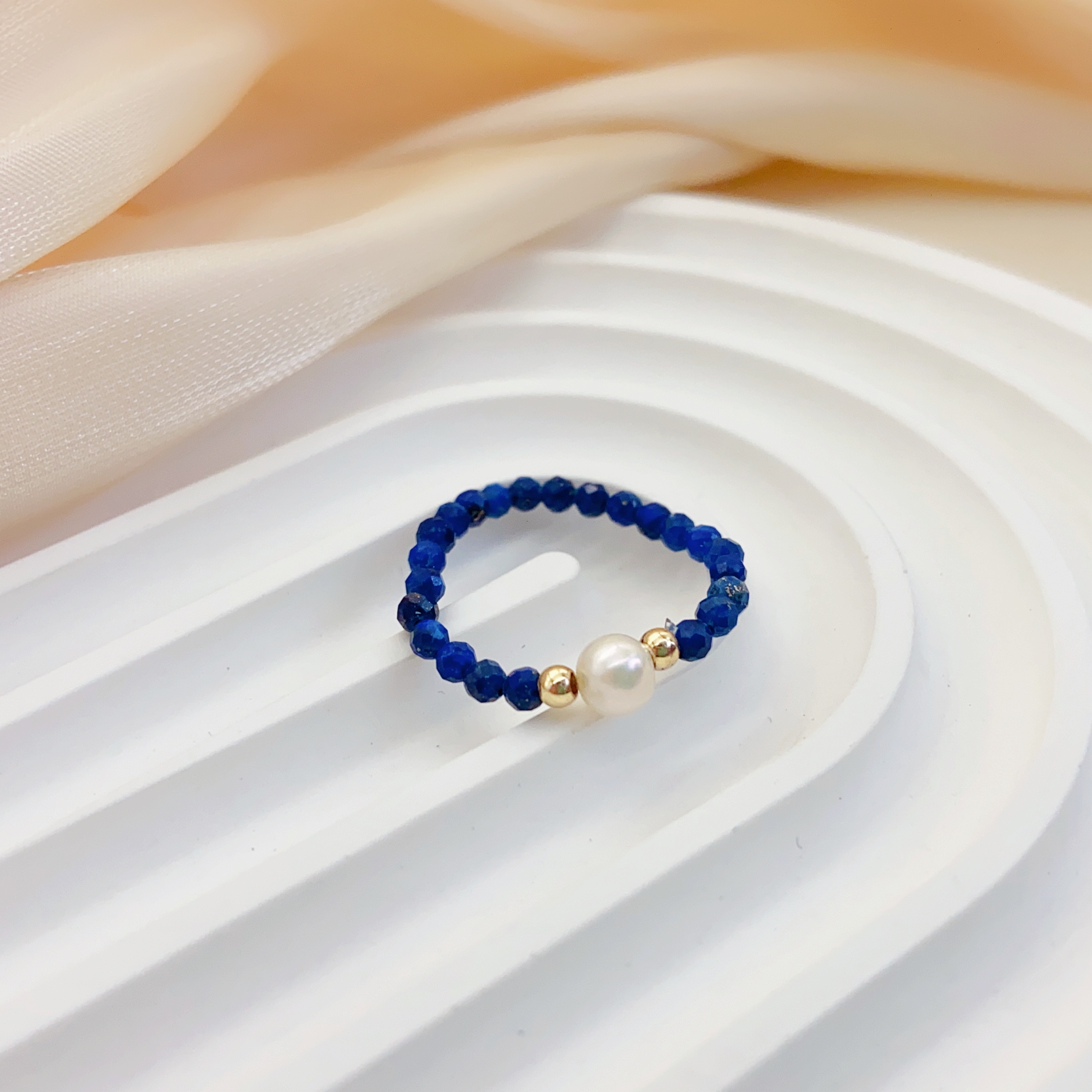 草莓晶弹力绳珍珠戒指甜美珍珠女网红风单圈时尚甜美风个性潮装饰戒指装饰戒指详情图4