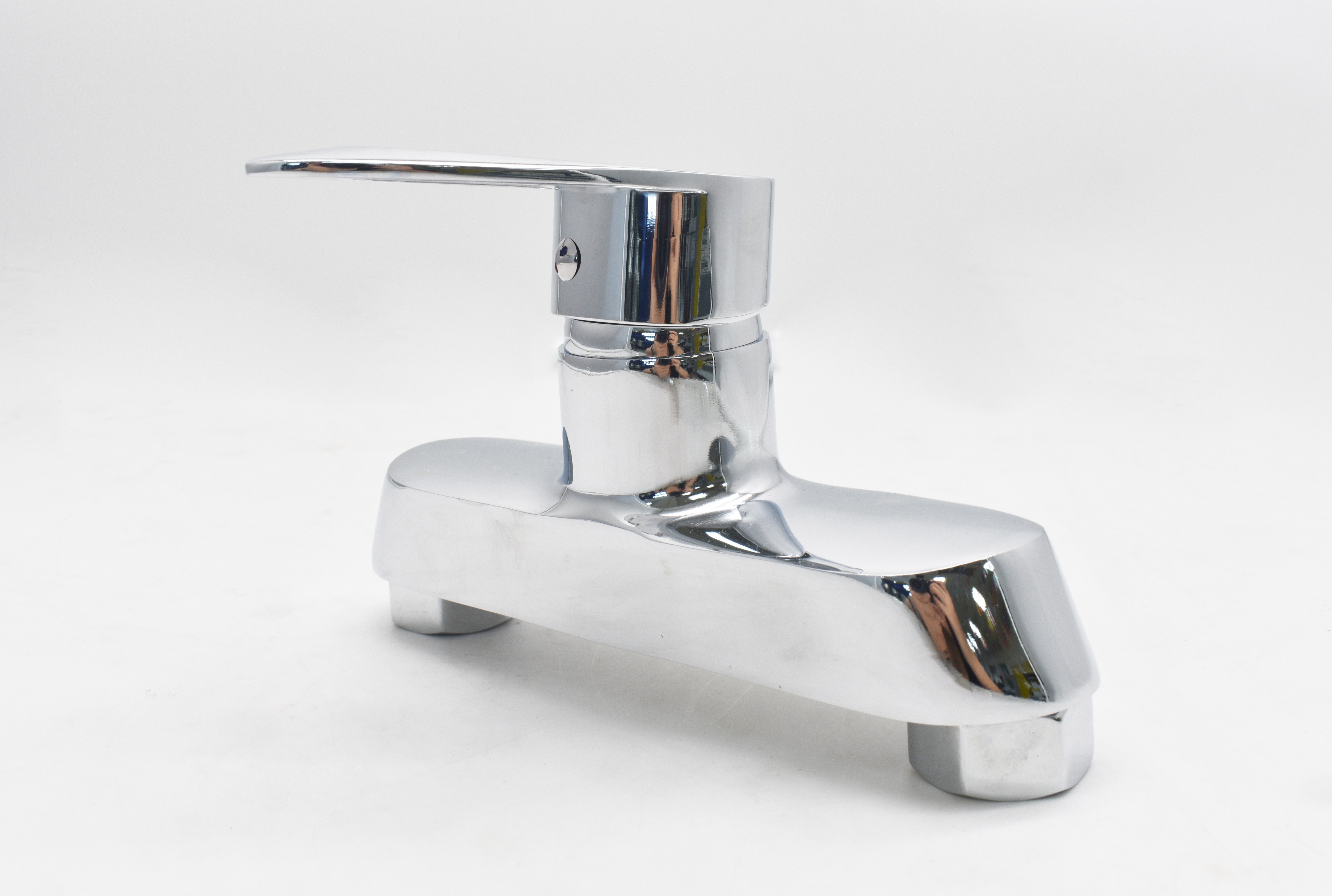 水龙头/卫浴/厨房抽拉水龙头/抽拉水龙头/厨房水槽水龙头枪灰色白底实物图