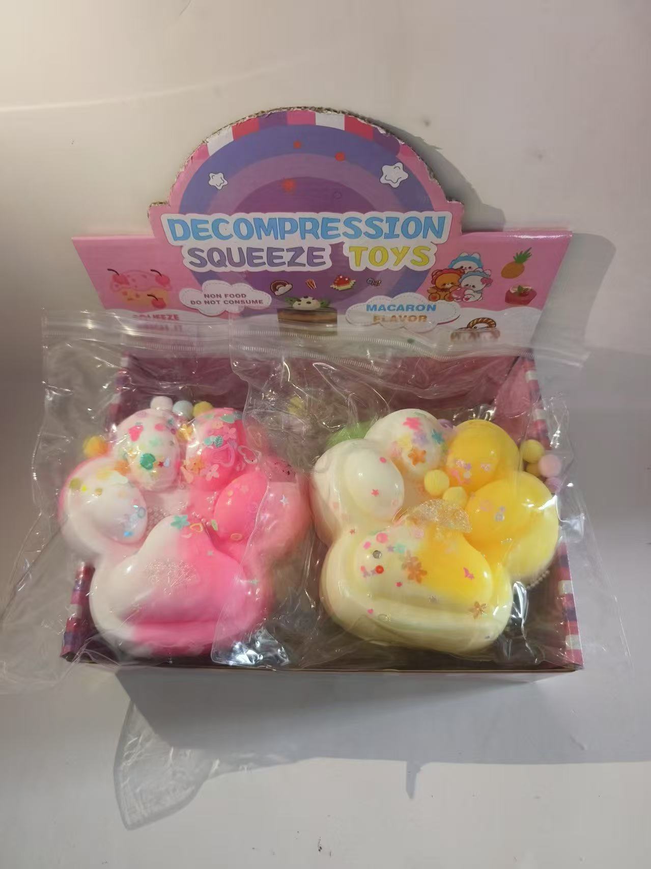 The Slime clay stress-relieving toy, a stress-relieving magic tool, is made by hand. It helps relieve stress and is suitable for both children and adults