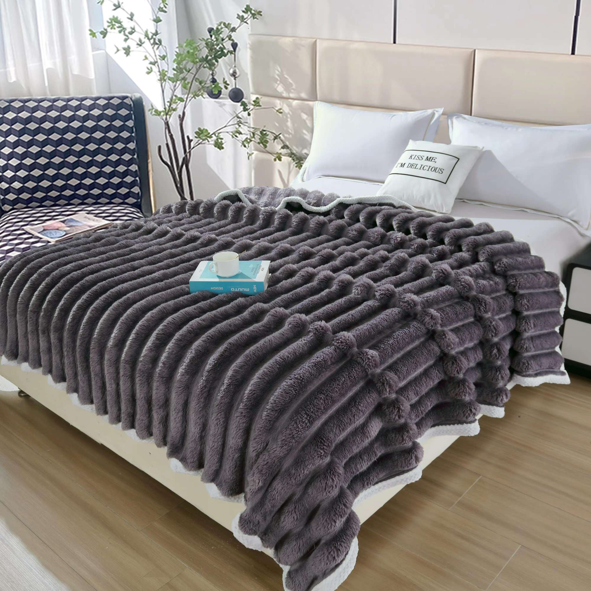 家纺法兰绒毯婴儿结婚圣诞航空被子库存多款柔软保暖厚实家用毯子详情图8