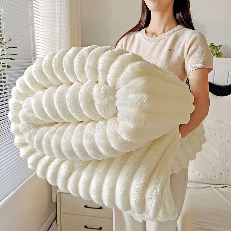 家纺法兰绒毯婴儿结婚圣诞航空被子库存多款柔软保暖厚实家用毯子白底实物图