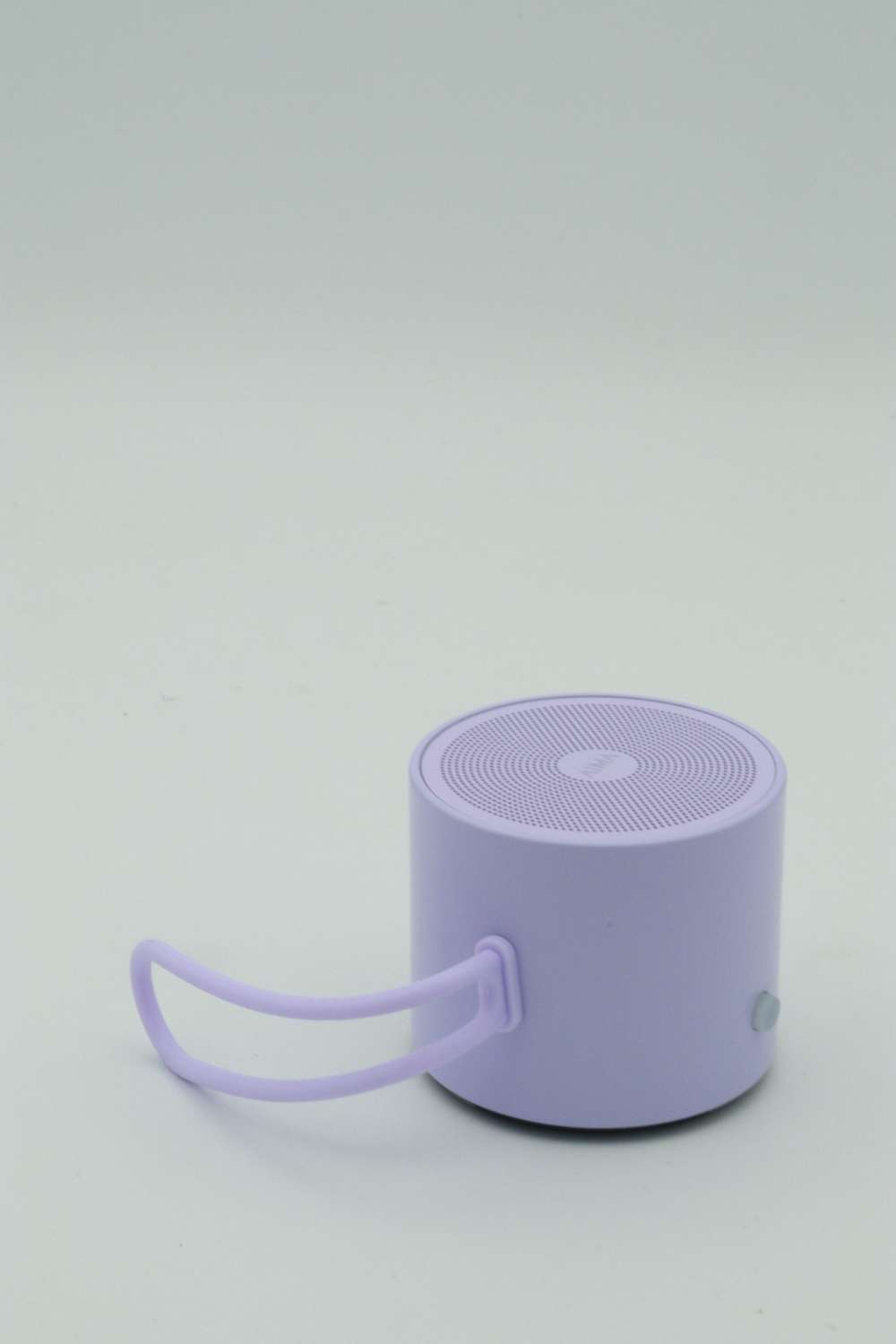 Aima Am-127 Bluetooth Mini Speaker, High Appearance Level, Macaron Morandi Color Series Lanyard, Portable, 2025 New Bestseller Bluetooth Speaker Application Scenario