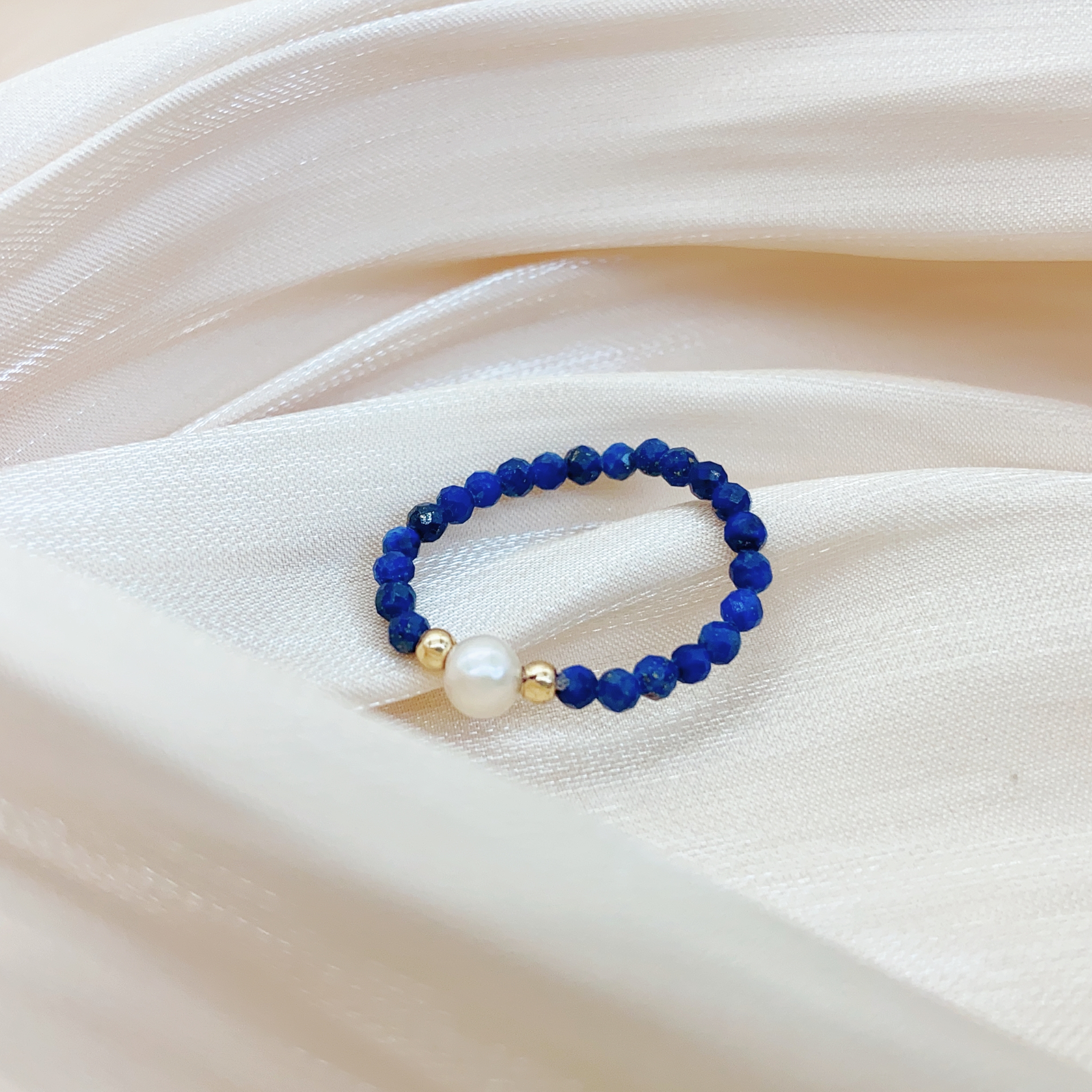 草莓晶弹力绳珍珠戒指甜美珍珠女网红风单圈时尚甜美风个性潮装饰戒指装饰戒指详情图3